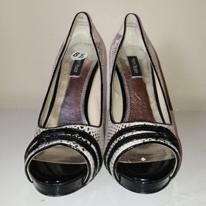 Beautiful White House Black Market Snake Skin Heel